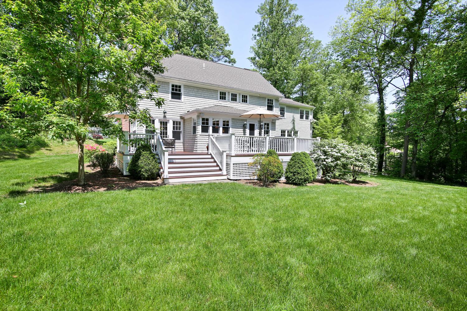 159 Hollydale Rd Fairfield CT-large-047-40-040-1499x1000-72dpi